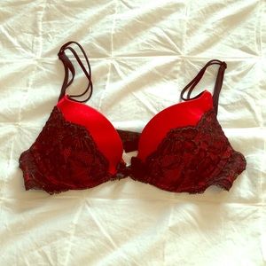 Victoria’s Secret Very Sexy push-up bra